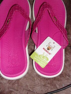 New KuaiLu women’s yoga mat flip flops.  Size 38.5 or 8US